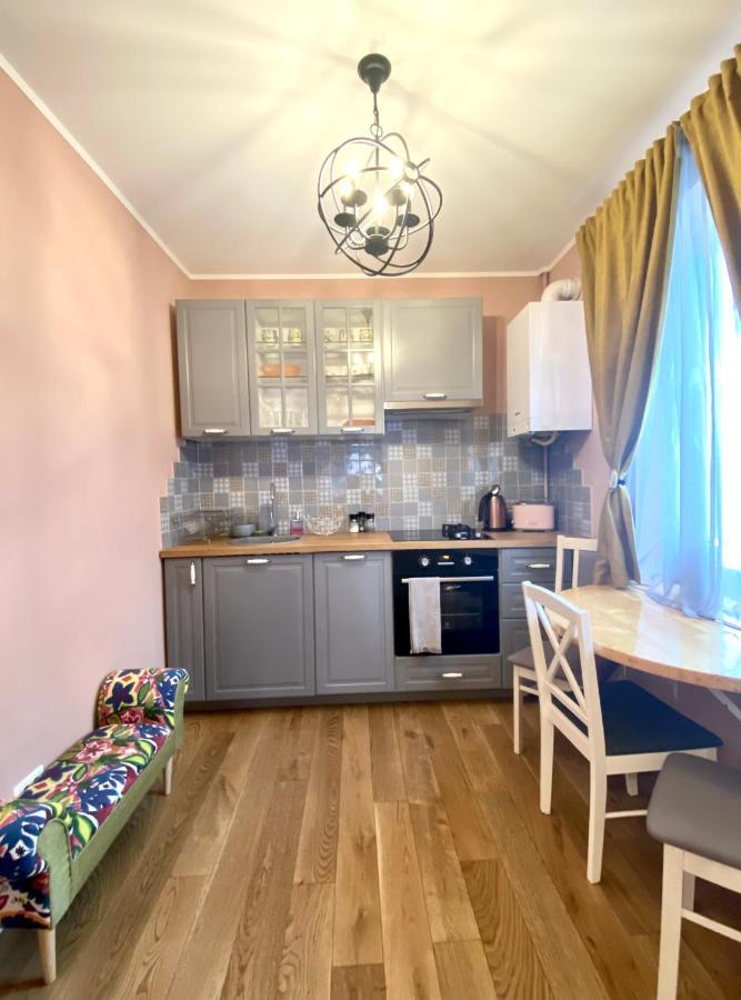 Stayplay Center Theater Μπρασόβ Εξωτερικό φωτογραφία