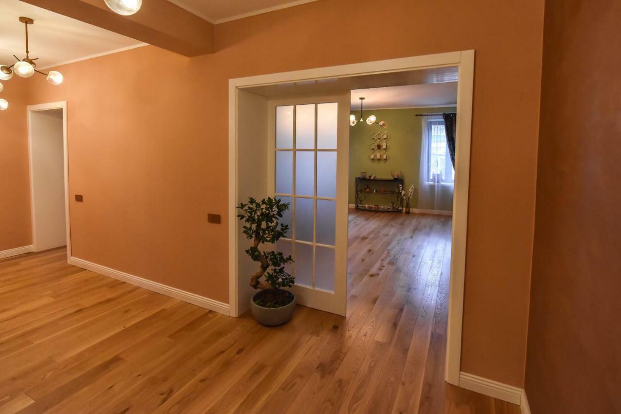 Stayplay Center Theater Μπρασόβ Εξωτερικό φωτογραφία